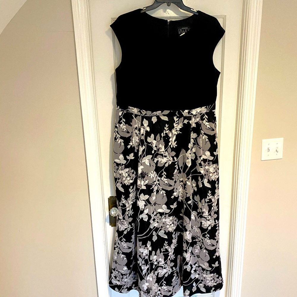 Chic Formal dress with gray floral overlay skirt
